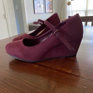 Burgundy Torrid wedges with ankle strap - 9 wide